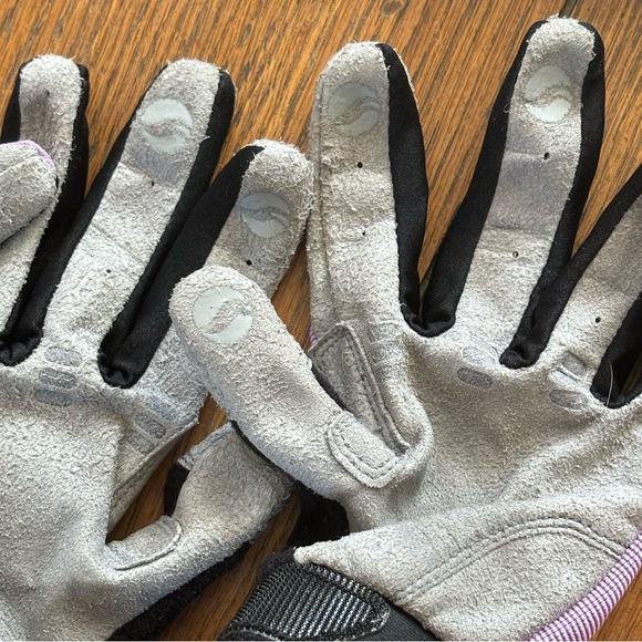 GIANT Women’s Full Finger Cycling Gloves (S) - Picture 7 of 7